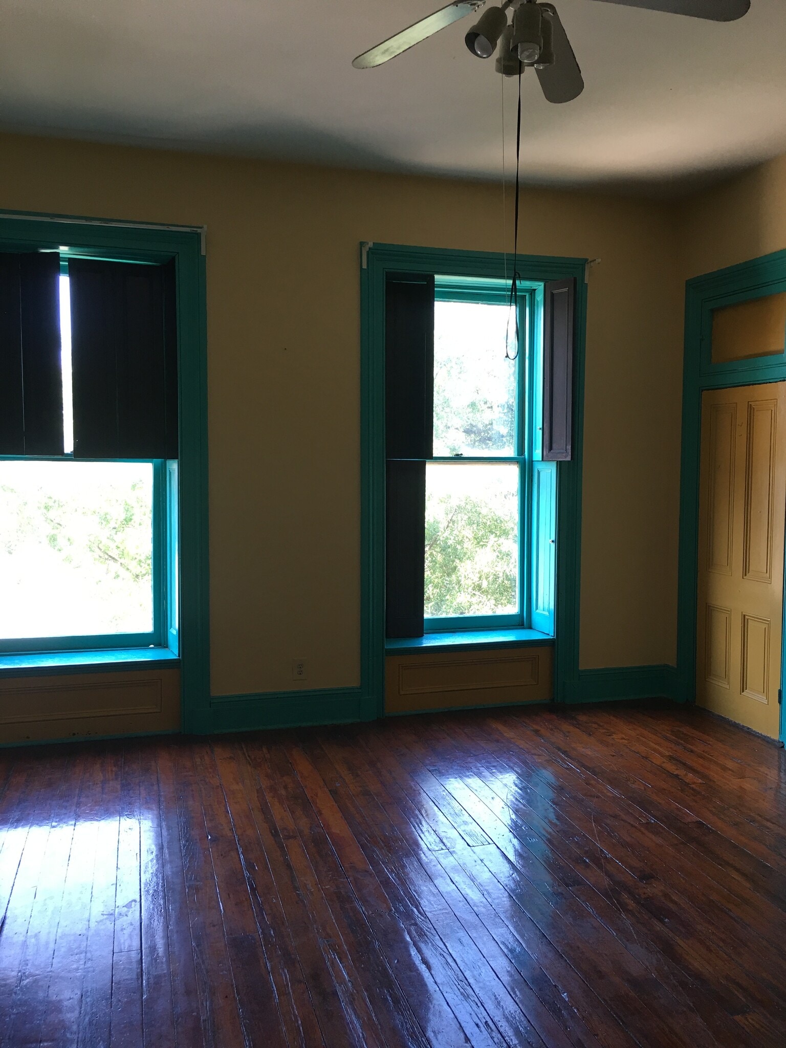 Building Photo - 1327 W Fayette St