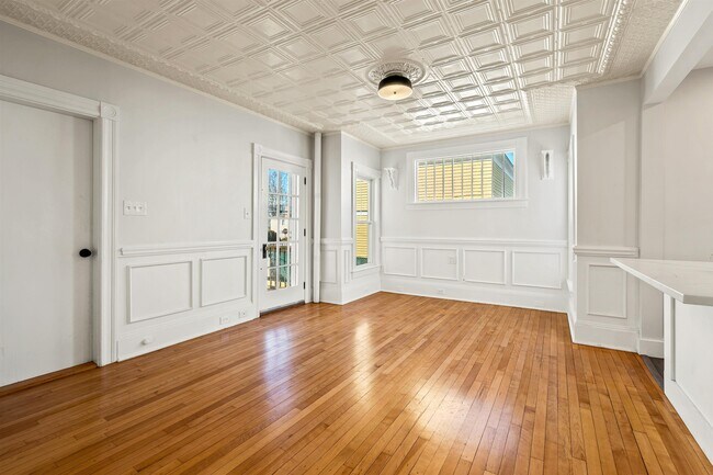 Building Photo - 26 Reservoir Ave