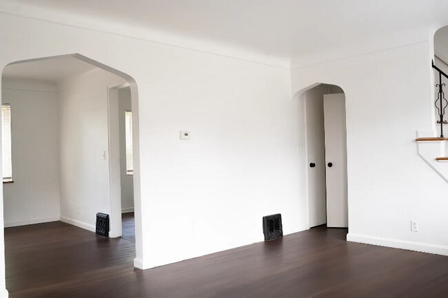 Building Photo - 1331 Le Mar Dr