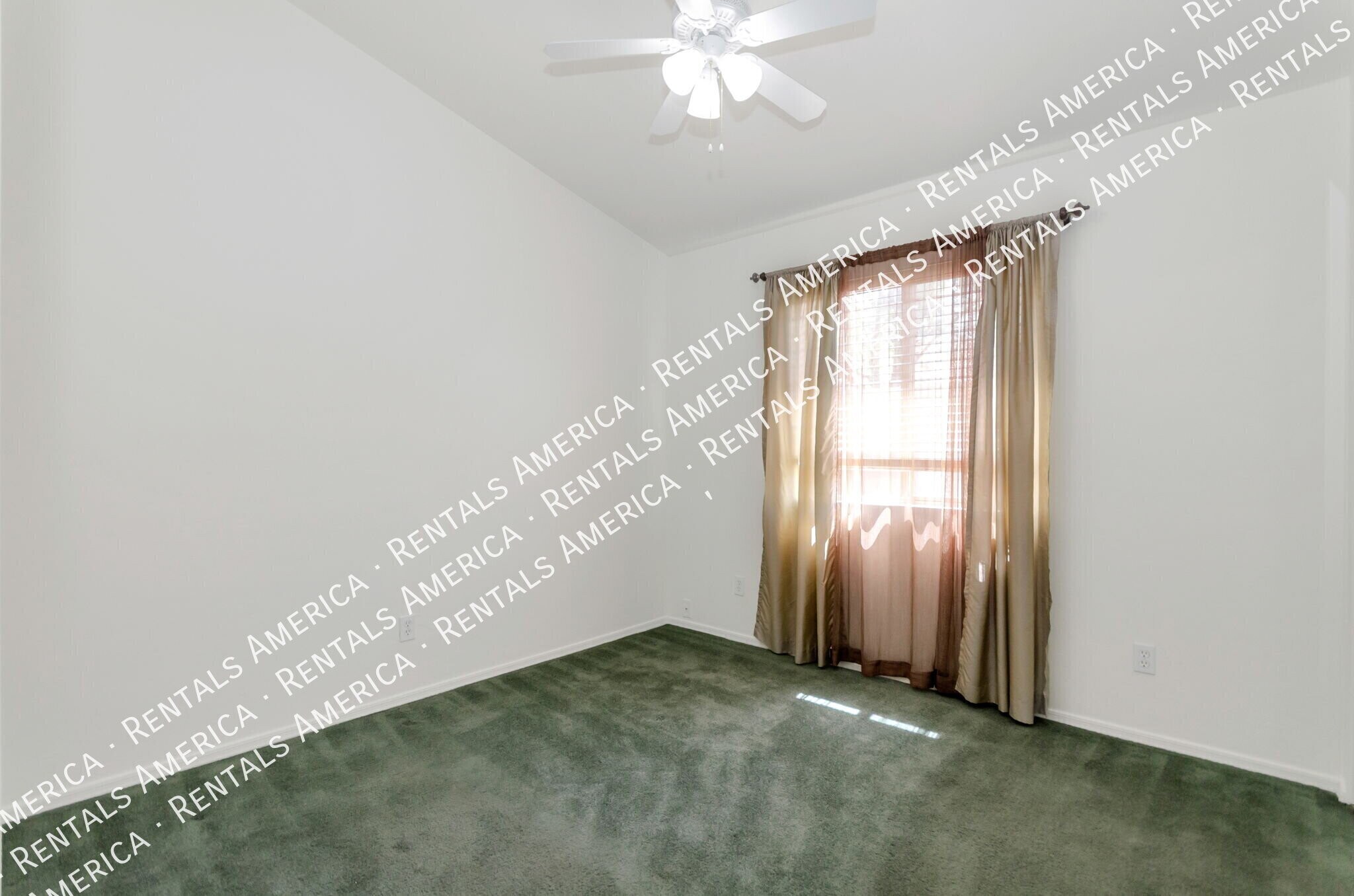 Building Photo - 894 N Sugar Maple Pl