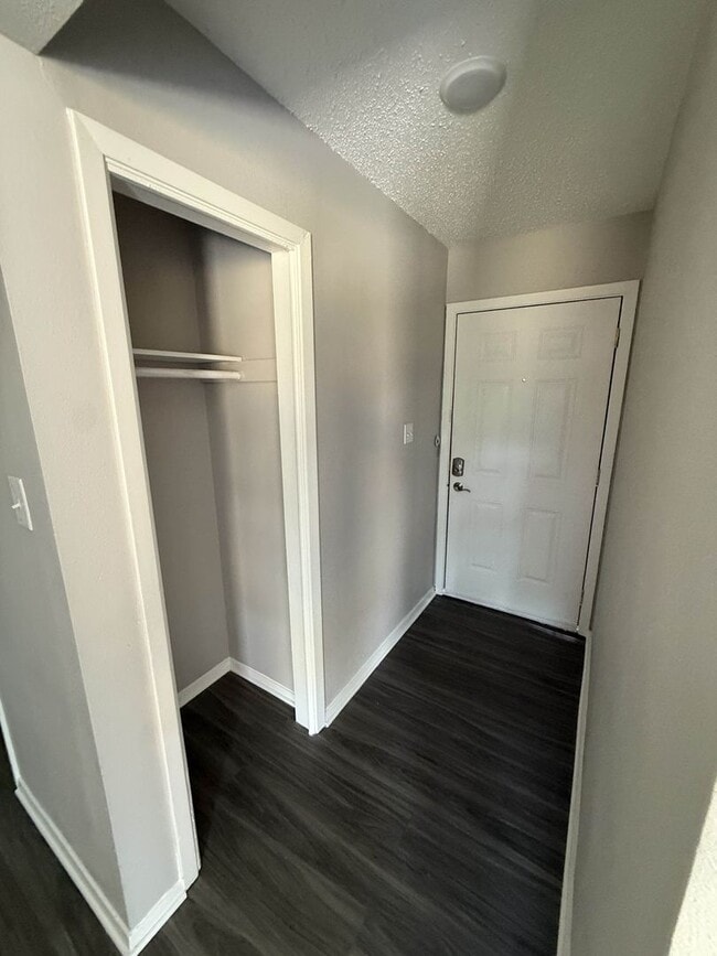 Building Photo - 6800 Bryonwood Dr