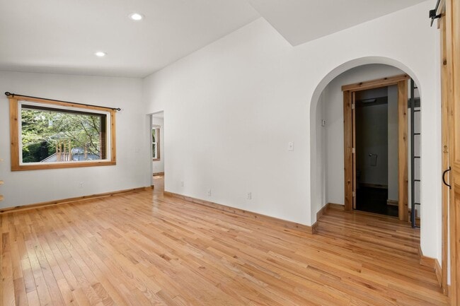 Building Photo - Unique 2-Bedroom, 1-Bathroom with Loft Spa...