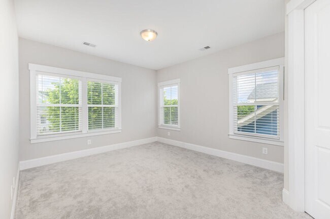 Building Photo - Exclusively Offered by Muse Realty Rentals...