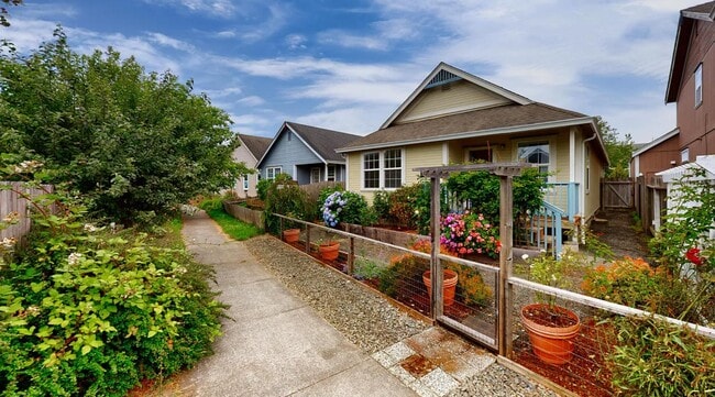 Building Photo - 2093 Tina Ct