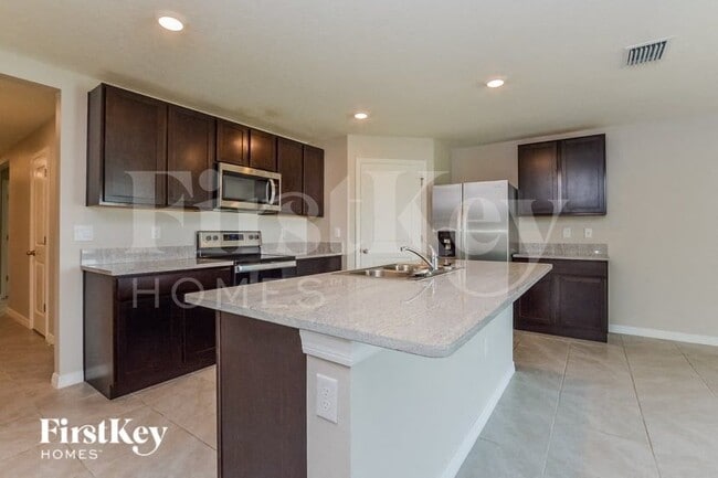 Building Photo - 8549 Triumph Cir