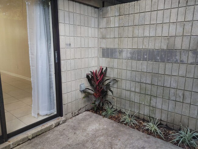 Building Photo - 4405 SW 74th Terrace