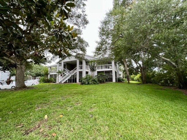 Building Photo - 2585 Grassy Point Dr