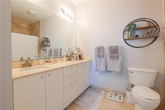 Building Photo - 2100 Van Buren St