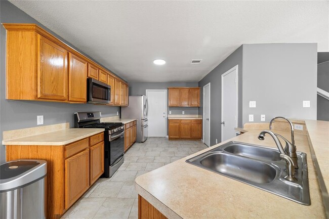 Building Photo - 14907 Aberdeen Meadow Lane