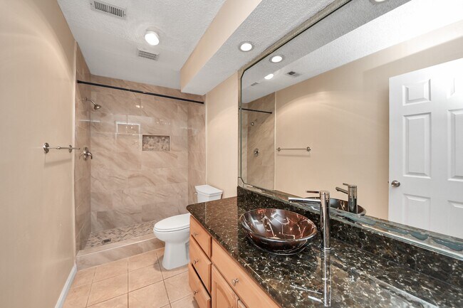 Building Photo - 12707 Corona Ln