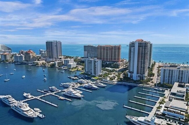 Building Photo - 200 S Birch Rd