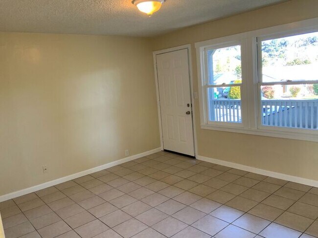 Building Photo - 407 N Washington St