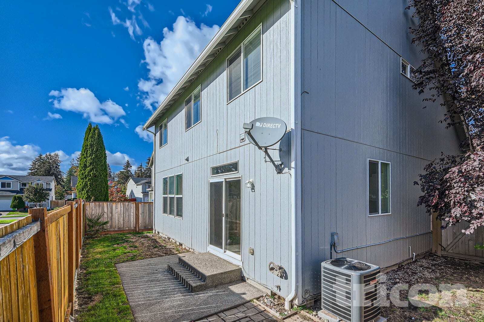 Building Photo - 1222 193rd St E