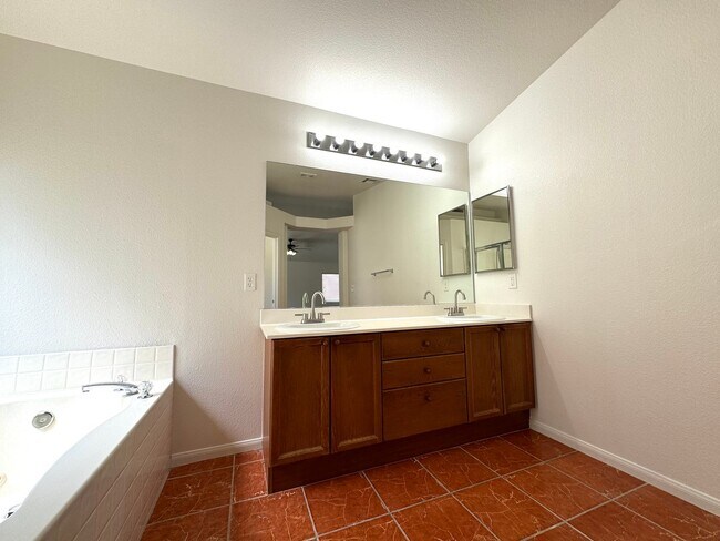 Building Photo - 6839 Scarlet Flax St