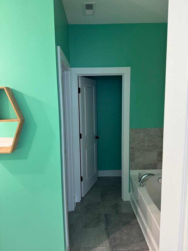 Building Photo - Mebane townhouse