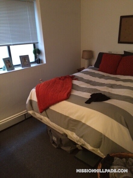 Building Photo - 226 Parker Hill Ave