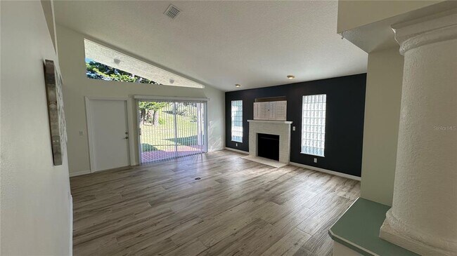 Building Photo - 1502 N Daytona Ave