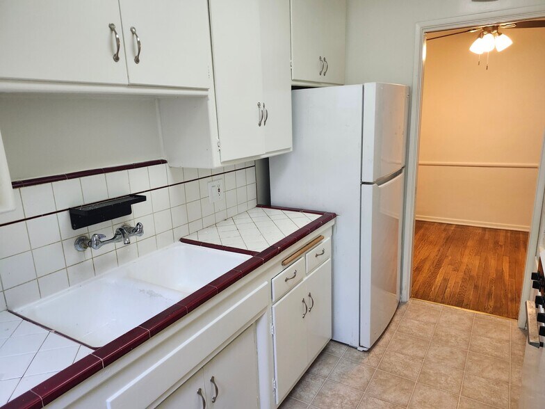 Building Photo - 1347 N Alta Vista Blvd