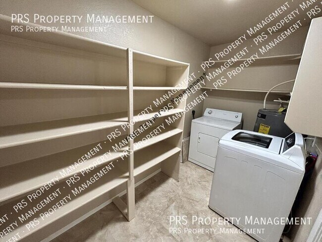 Building Photo - 551 S Lesueur-Unit 1