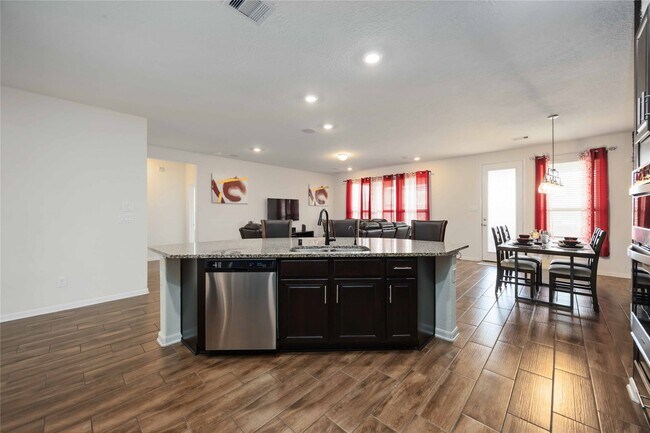 Building Photo - 8006 Ash Ridge Dr