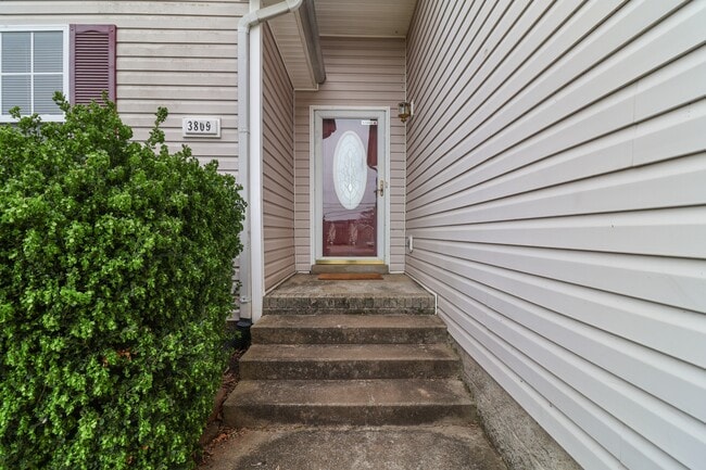 Building Photo - 3809 Man O War Blvd