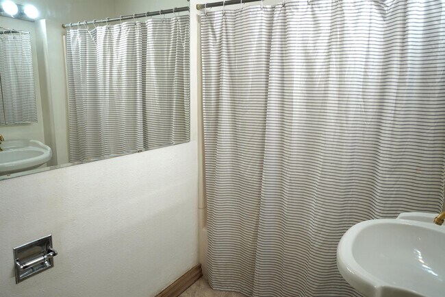 Building Photo - 11965 W Gunsmoke Dr