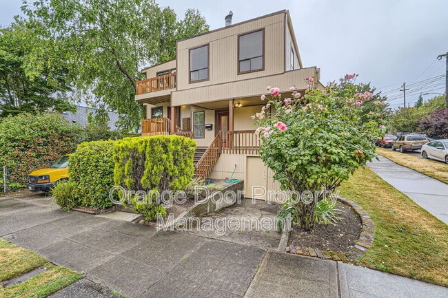 Building Photo - 4337 2nd Ave NE