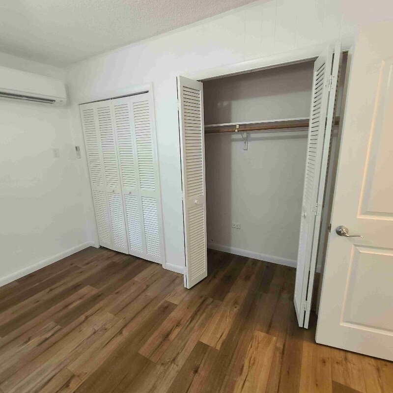 Building Photo - 127 Monroe Dr