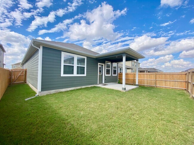 Building Photo - BRAND NEW HOME