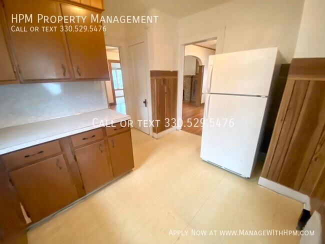Building Photo - 2109 Woodland Ave NW