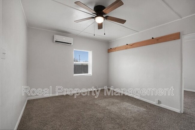 Building Photo - 815 John St