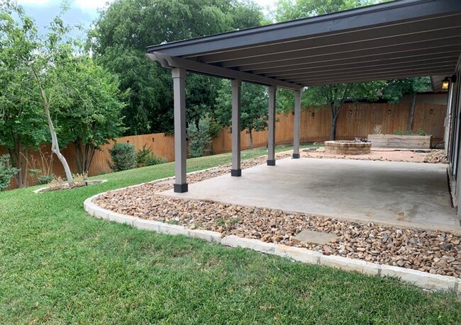 Building Photo - 3 bedroom 2 bathroom in Live Oak