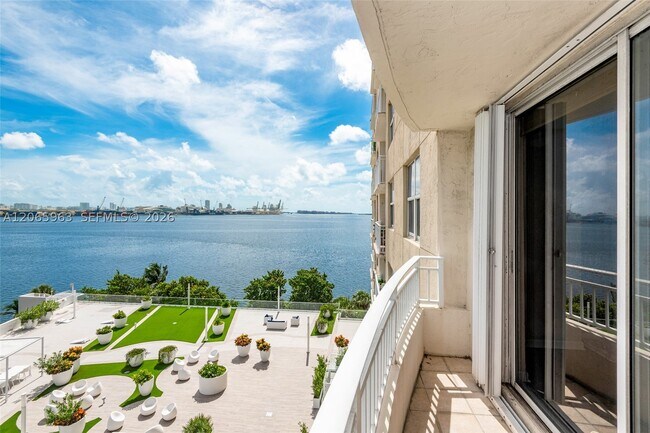 Building Photo - 770 Claughton Island Dr