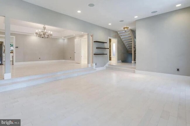 Building Photo - 4611 Charleston Terrace NW