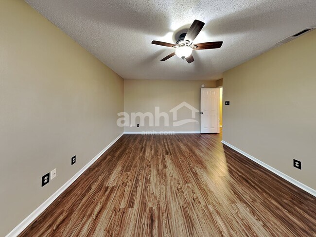 Building Photo - 8235 Gathering Cir