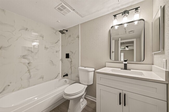 Building Photo - 1860 White Oak Dr