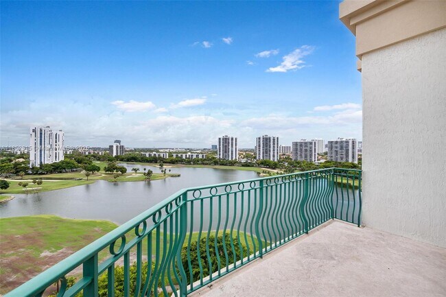 Building Photo - 20000 E Country Club Dr