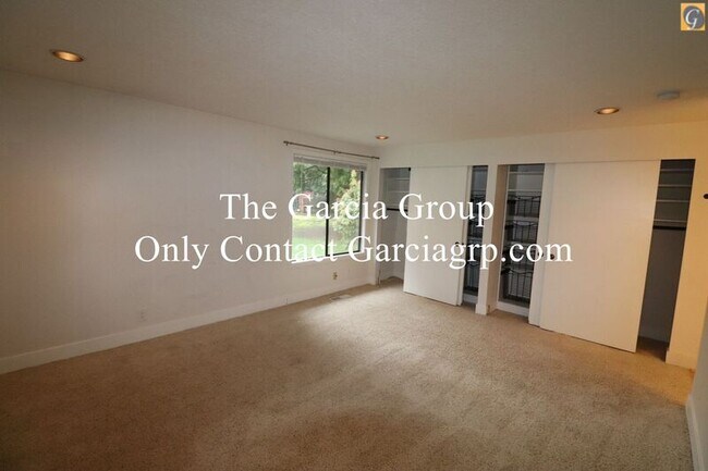 Building Photo - 10347 NW Alpenglow Way