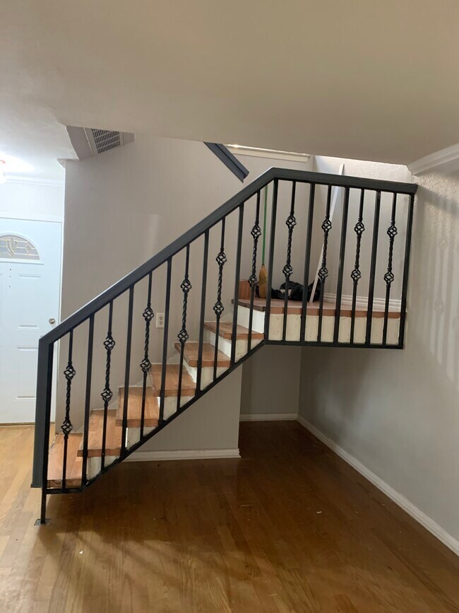 Livingroom - 3136 Pin Oak Ct