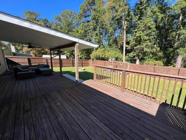 Building Photo - 3 bedroom, 2 bath House