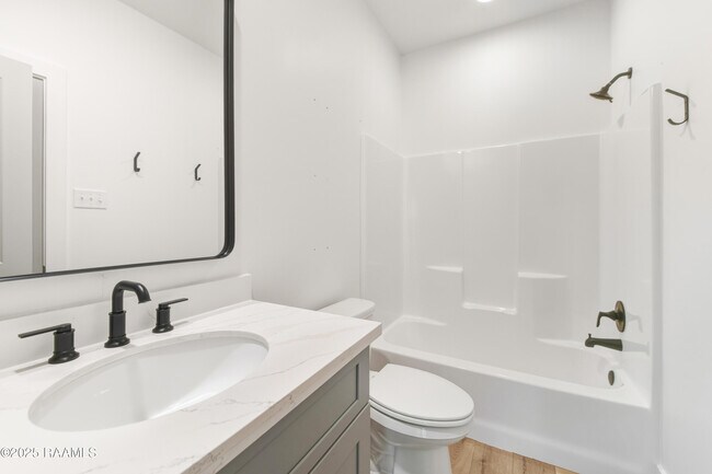 Building Photo - 119 Mayberry Grv St