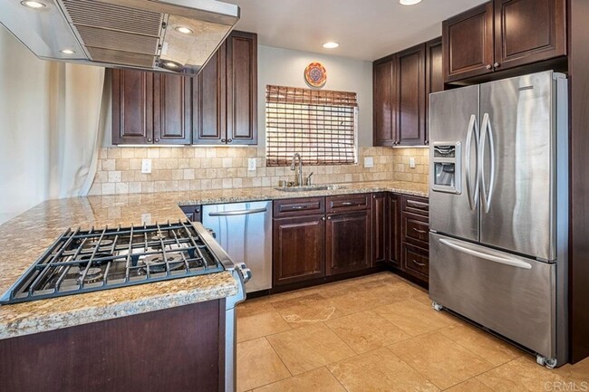 Building Photo - 4Bed/2Bath Just East of El Camino in Carls...
