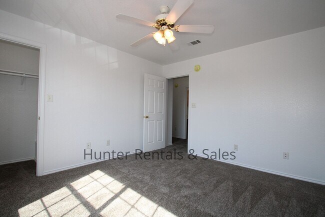 Building Photo - Ready for Move-In