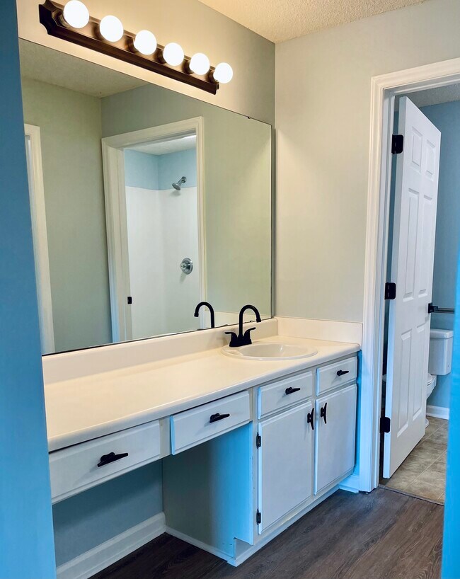 Building Photo - 1231 Ladys Island Dr