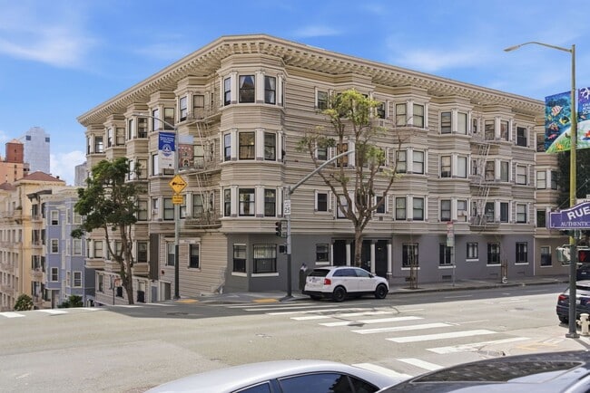 Building Photo - 903 Pine St