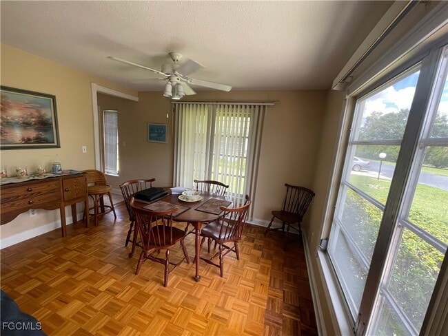 Primary Photo - 10 Tangelo Ct