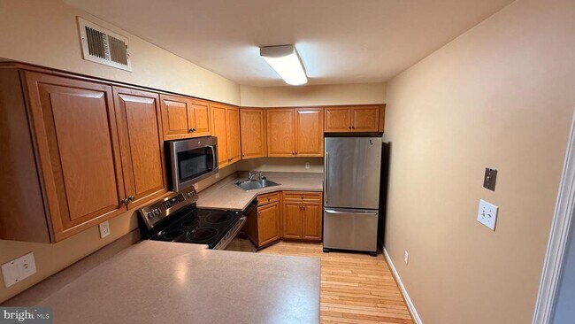 Building Photo - 7907 Gambrill Ct