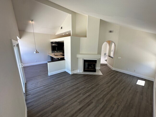 Building Photo - PROMOTIONAL - Tenant Signed Lease for 7/1/26 - Have the rest of June for free!!!!