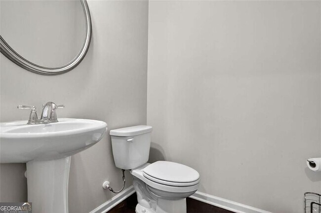 Building Photo - 1553 Spring Hollow Way