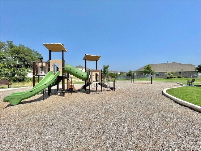 Building Photo - 2415 Lakey Cv